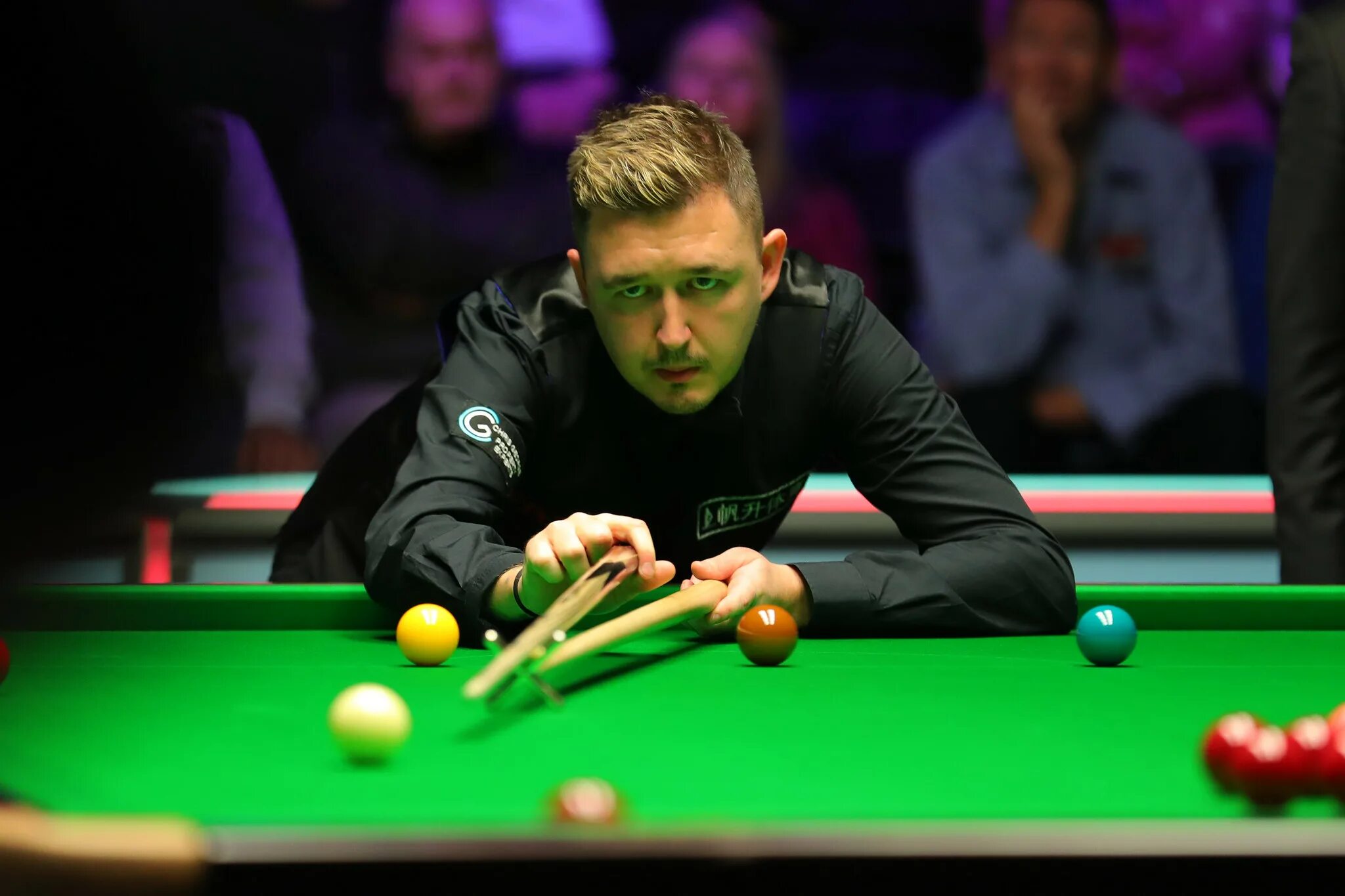 Бильярд комментатор. Павел черемисин барабанщик. Антон казаков снукер. Павел черемисин барабанщик. Марк королев снукер.