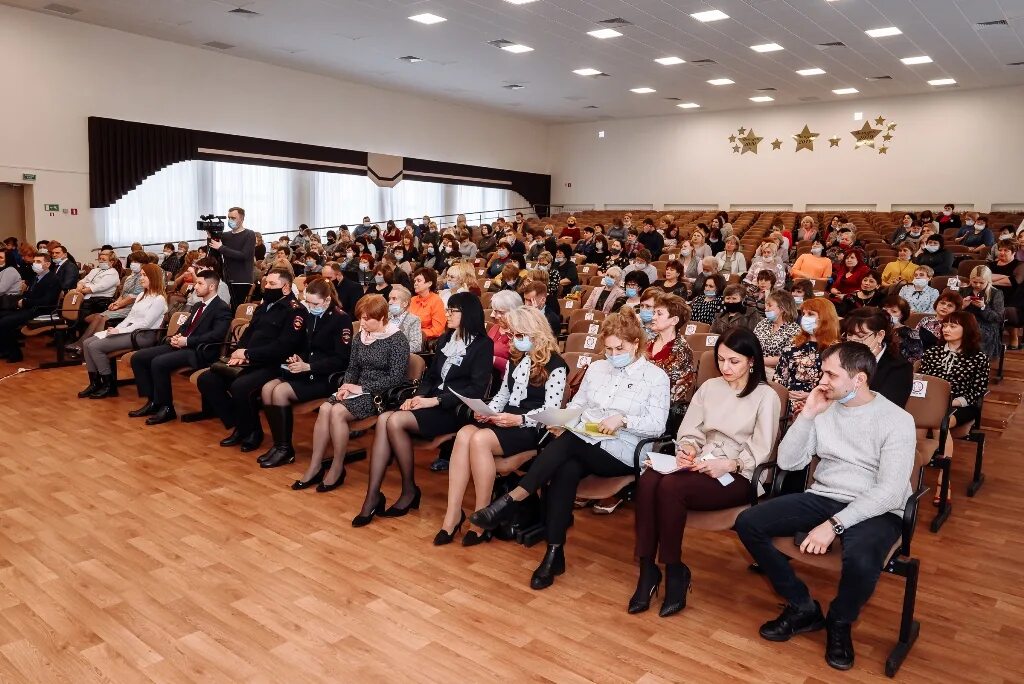 комитет по образованию энгельс новости. гладилина энгельс комитет по образованию. председатель комитета образования энгельсской области. комитет образования энгельс. комитет по образованию энгельс новости.