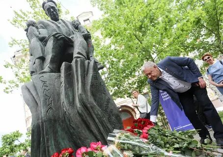 Открытие памятника поэту