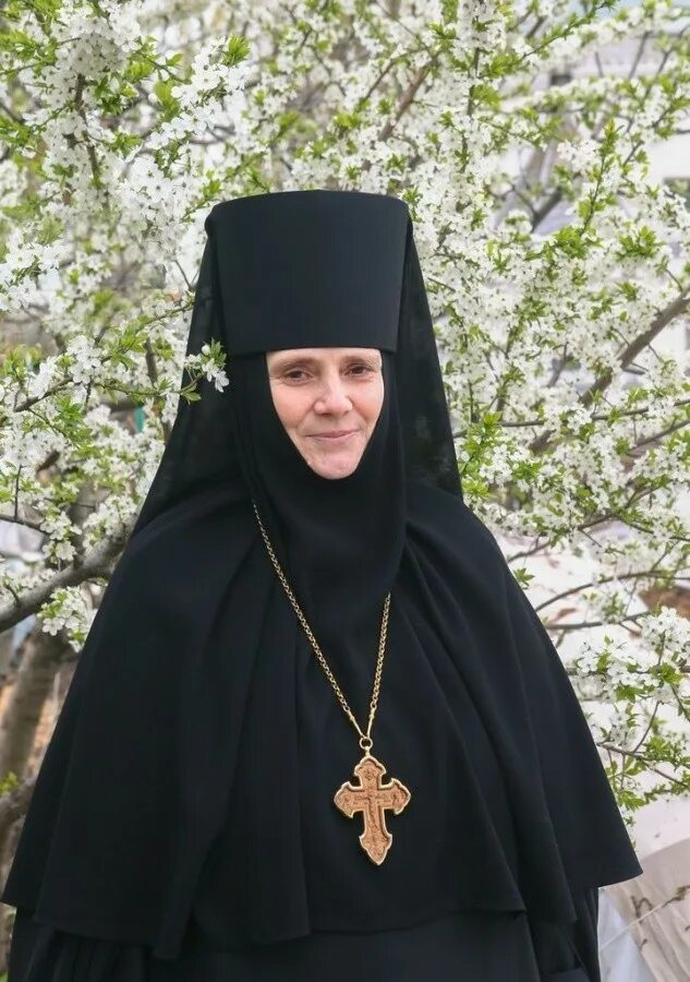 Монахиня сергия среднеуральский монастырь. Телефон матушки. Сяндемский успенский женский монастырь настоятельница. Женский монастырь в. Телефон матушки.