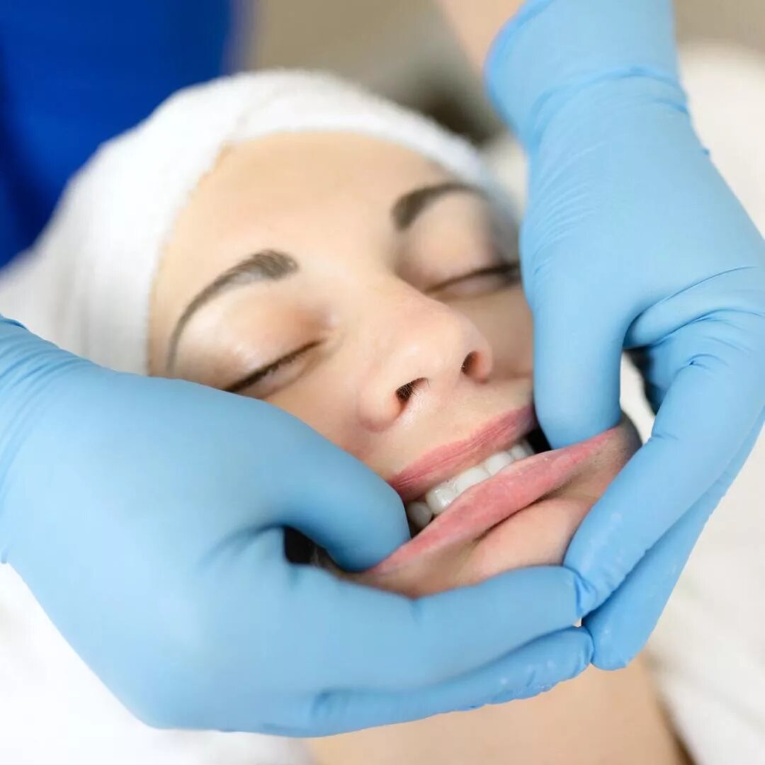 Структурно буккальный массаж лица. Скульптурно-буккальный массаж лица. Скульптурно-буккальный массаж лица. Буквальный массаж. Буккальный массаж.