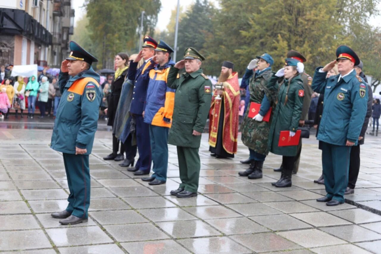 Кадетка МЧС Кемерово. Кадетская школа МЧС Кемерово. Губернаторская кадетская школа-интернат МЧС Кемерово. Присяга кадетов МЧС Кемерово. Интернат мчс