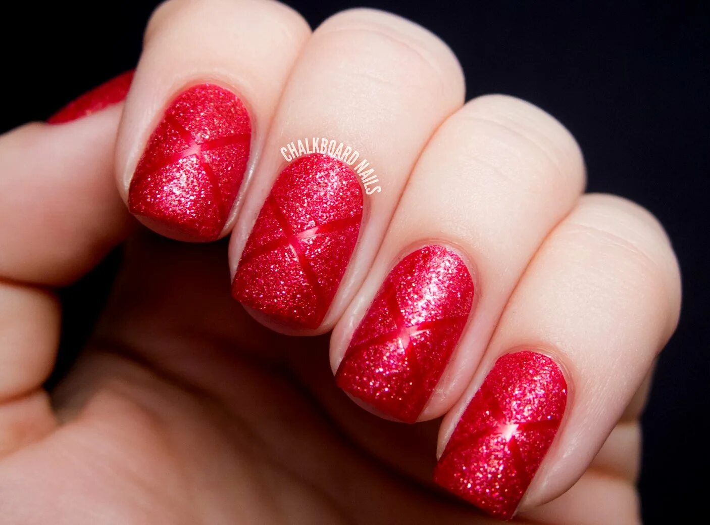 красные ногти с блестками. China glaze 70577. красные ногти с блестками. красные блестящие ногти. красный маникюр сблестакми.