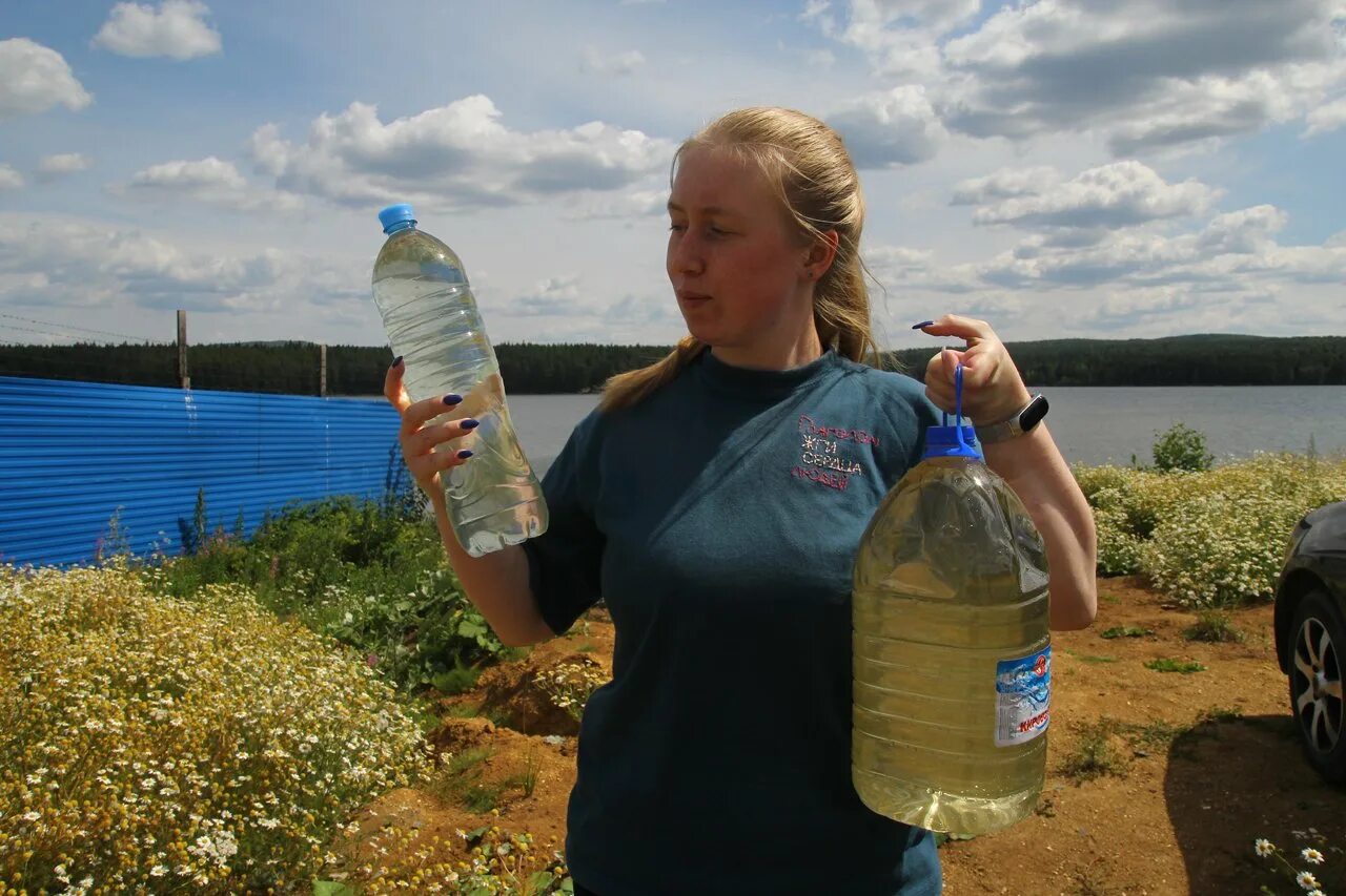 Переслать воду. Водная Ревда. Ревда водная фото. Люди пьют воду из реки Ишим. PN воды на Ревдинском водоканале.