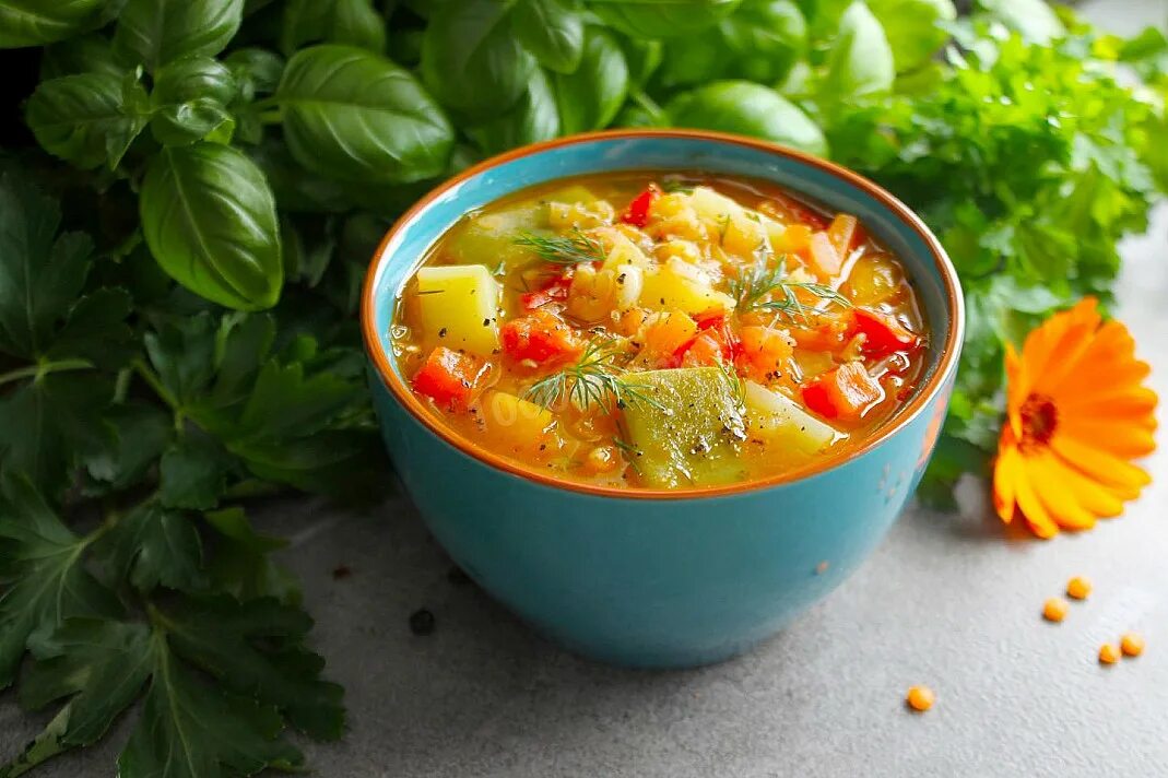Рецепт супа без мяса. Для супа. Суп с чечевицей и картофелем. Суп картофельный с чечевицей. Суп из чечевицы красной с мясом.