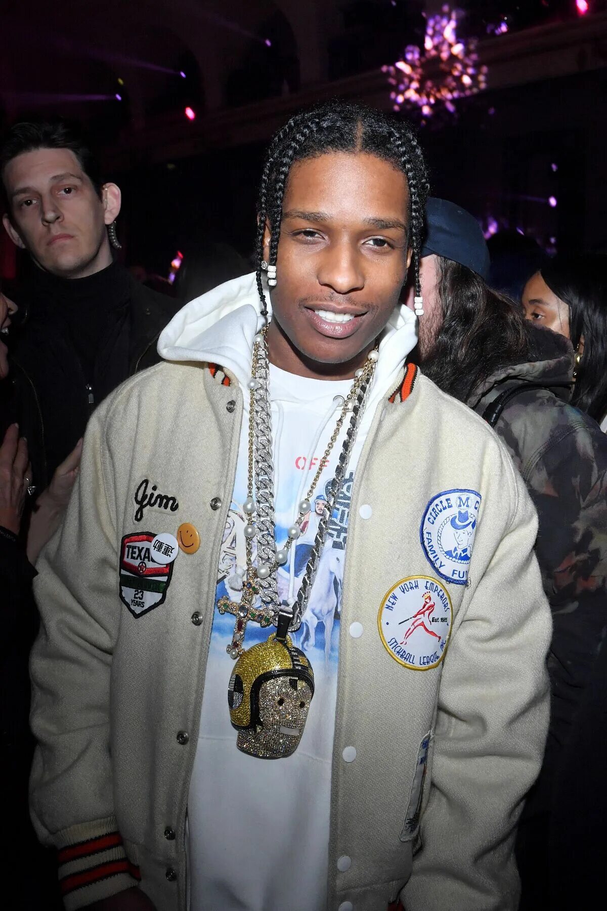 Асап рокки z. Мерседес asap rocky. Рокки репер. Asap rocky. A$ap rocky.