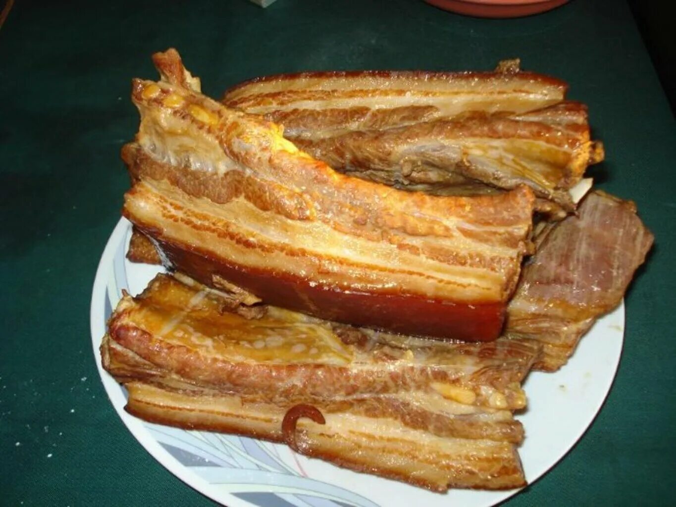 Грудинка(подчеревок). Свиная грудинка горячего копчения. Грудинка копченая. Грудинка свиная горячего копчения. Грудинка свиная горячего копчения.