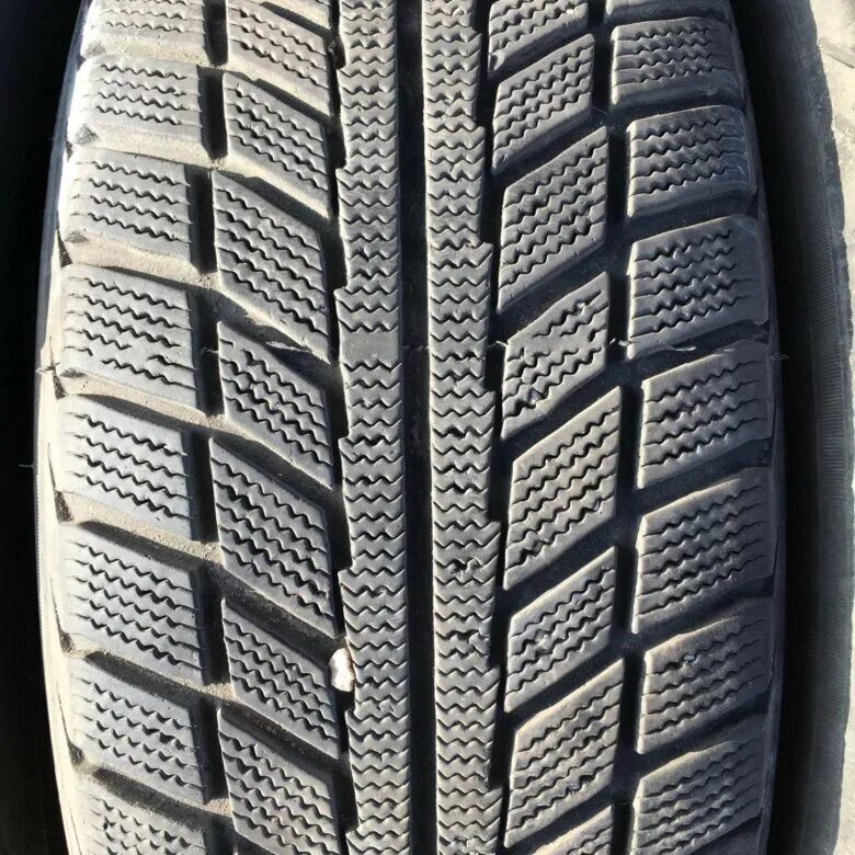 Липучка nokian hakkapeliitta r2. 245/45 r19. Липучка шины. Нокиан липучки зимние шины. Резина липучка r19.