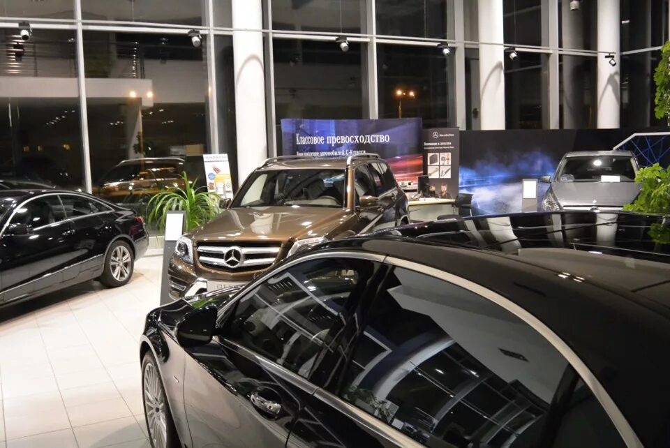 Auto motors. Автосалоны в ташкенте. автосалон 4к. автосалон мерседес самара. new-auto автосалон.