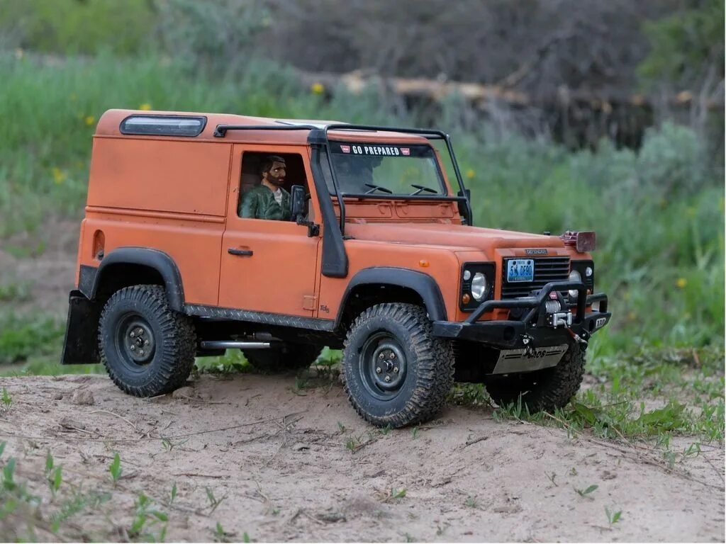 Радио defender. Land Rover Defender 90 Rally. Ленд Ровер Дефендер ралли. Ленд Ровер Дефендер RC модель. Land Rover Defender Scale.