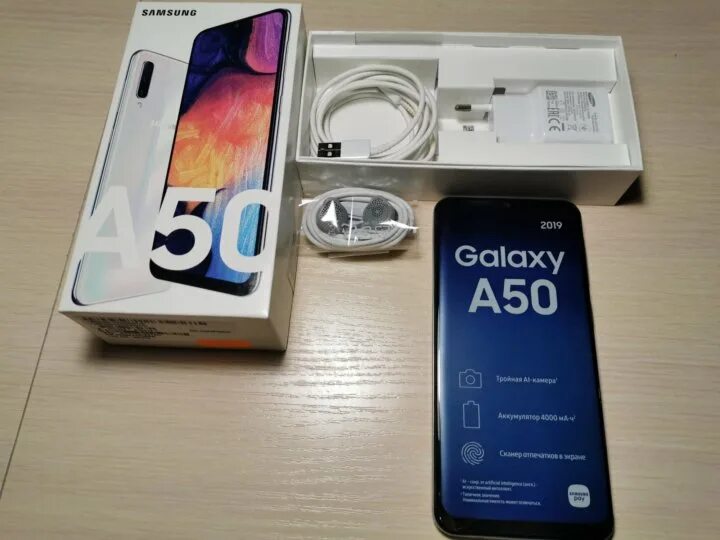 Почему самсунг а 50. Samsung Galaxy a50 128gb. Samsung Galaxy a50 4/64. Самсунг а50 64гб белый. Samsung a50 64gb.