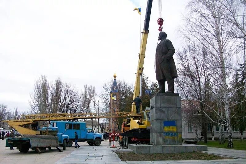 Памятник Ленину в Мелитополе. Памятник Ленину в Запорожье. Орехово Запорожская область. Орехова Запорожской области. Орехово запорожская область новости