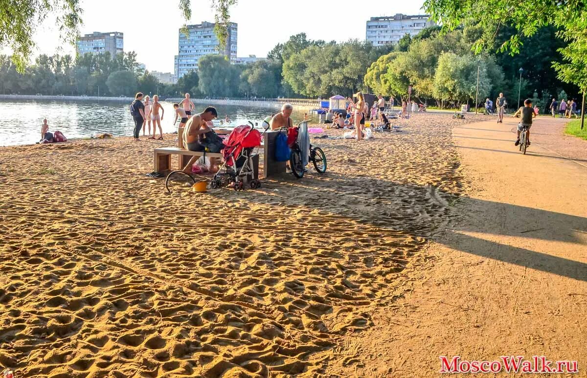 Усадьба михалково головинские пруды. Головинский пляж. Парк михалково москва. Головинский парк пляж. Парк у головинских прудов москва.