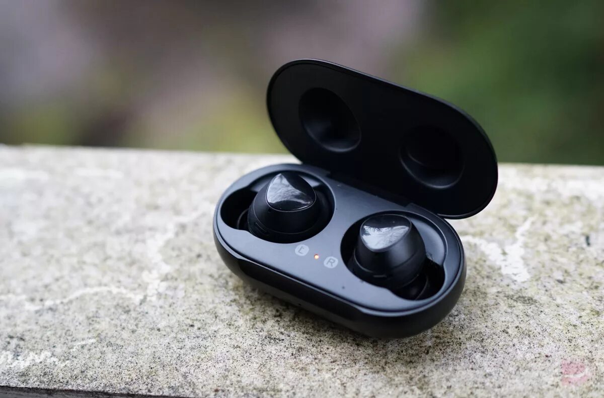 Buds pro iphone. TWS Samsung Galaxy Buds. Наушники TWS Samsung Buds Pro. Наушники Samsung Galaxy Buds Plus. Наушники TWS Samsung Galaxy Buds 2.