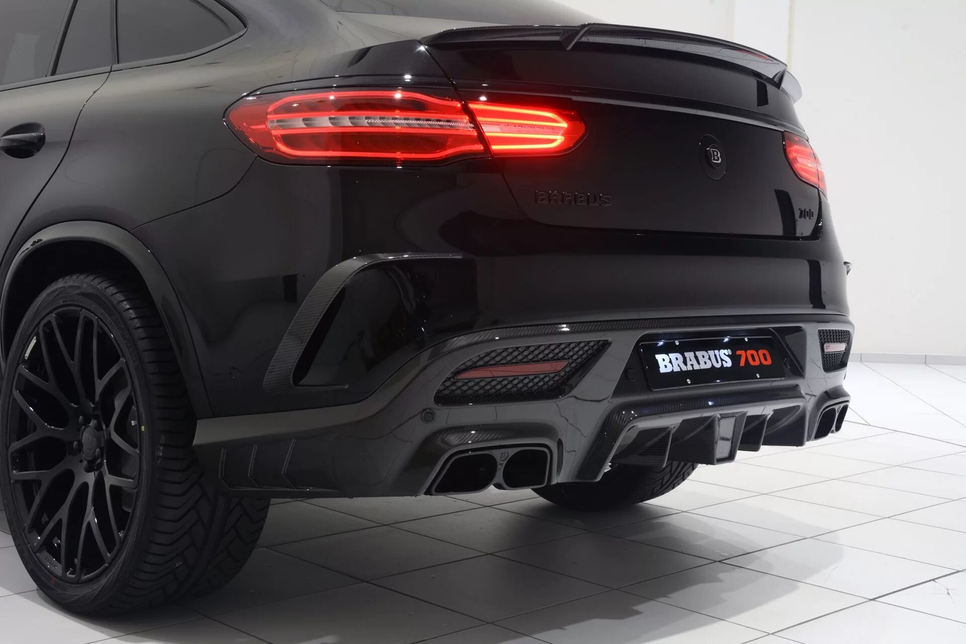 Gle 63 s amg brabus 800. Gle brabus 63s. Gle 800 брабус. Brabus 850 gle 63. Мерседес бенц брабус 700.