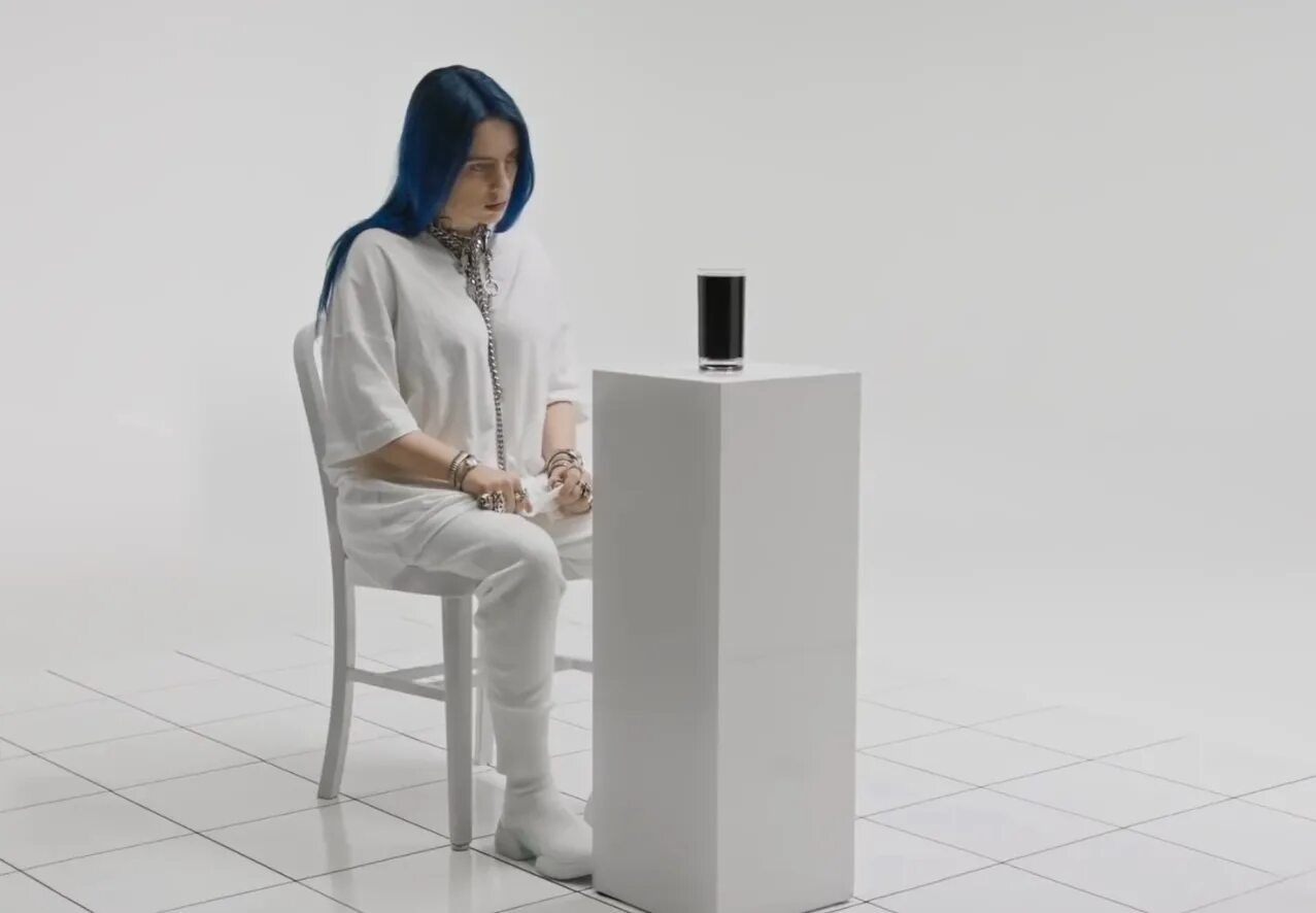 Billie eilish when the party. Билли айлиш парти овер. билли айлиш when the party&#039;s. билли айлиш клип. billie eilish when the party&#039;s over обложка.