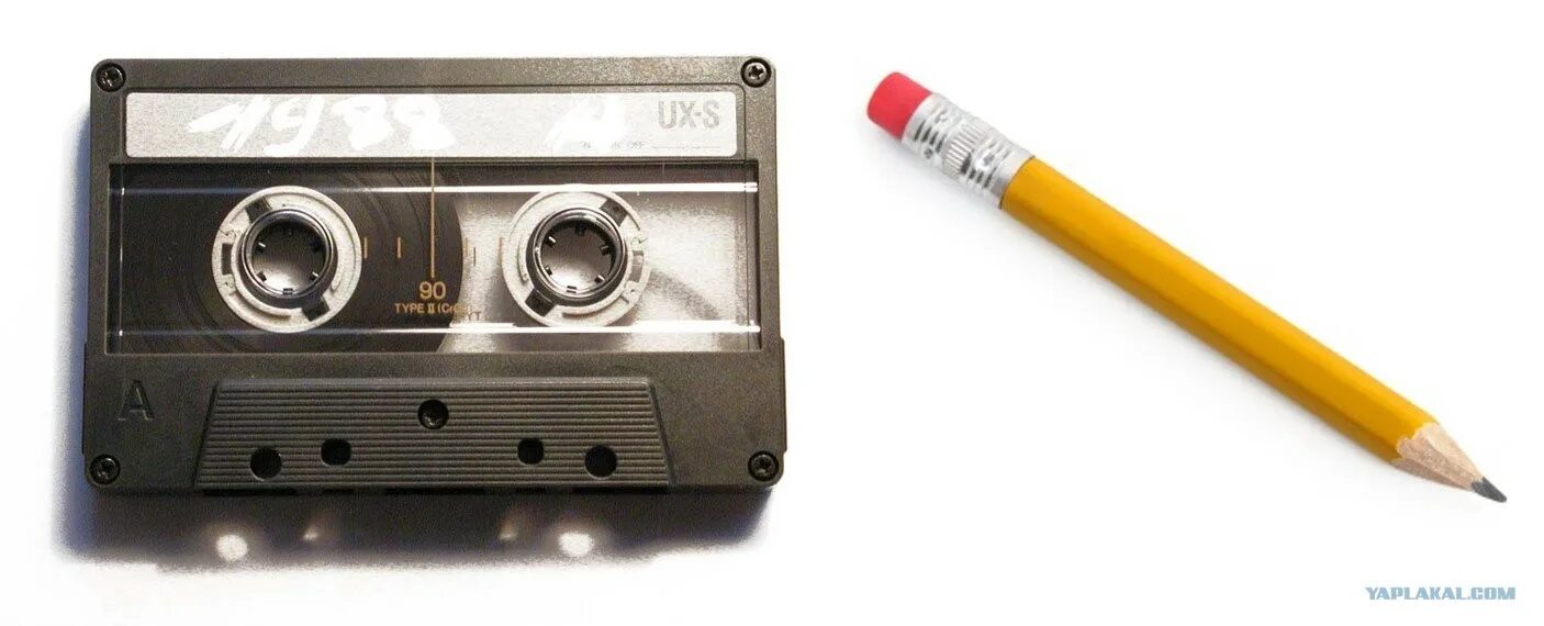 кассета и ручка. кассеты 90х перемотка карандашом. перемотка кассеты карандашом. кассета и карандаш. перемотай кассету.