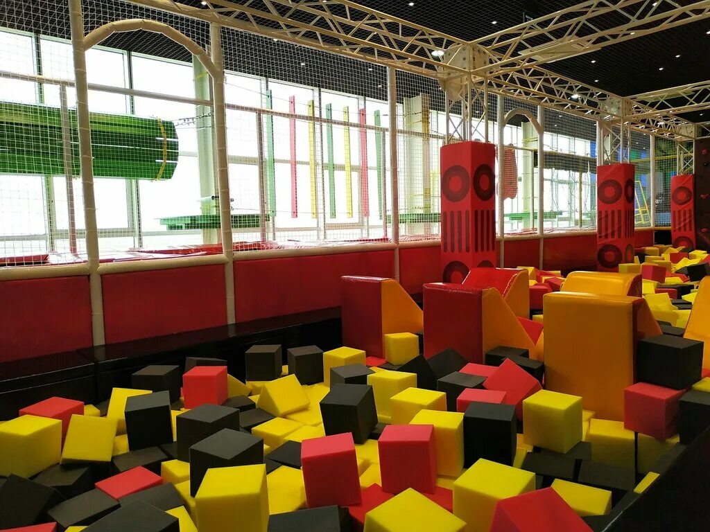 развлекательные центры в хабаровске. развлекательные центры в хабаровске для детей. южный парк хабаровск батуты. развлекательный центр хабаровск. лимпопо томск игровая комната.