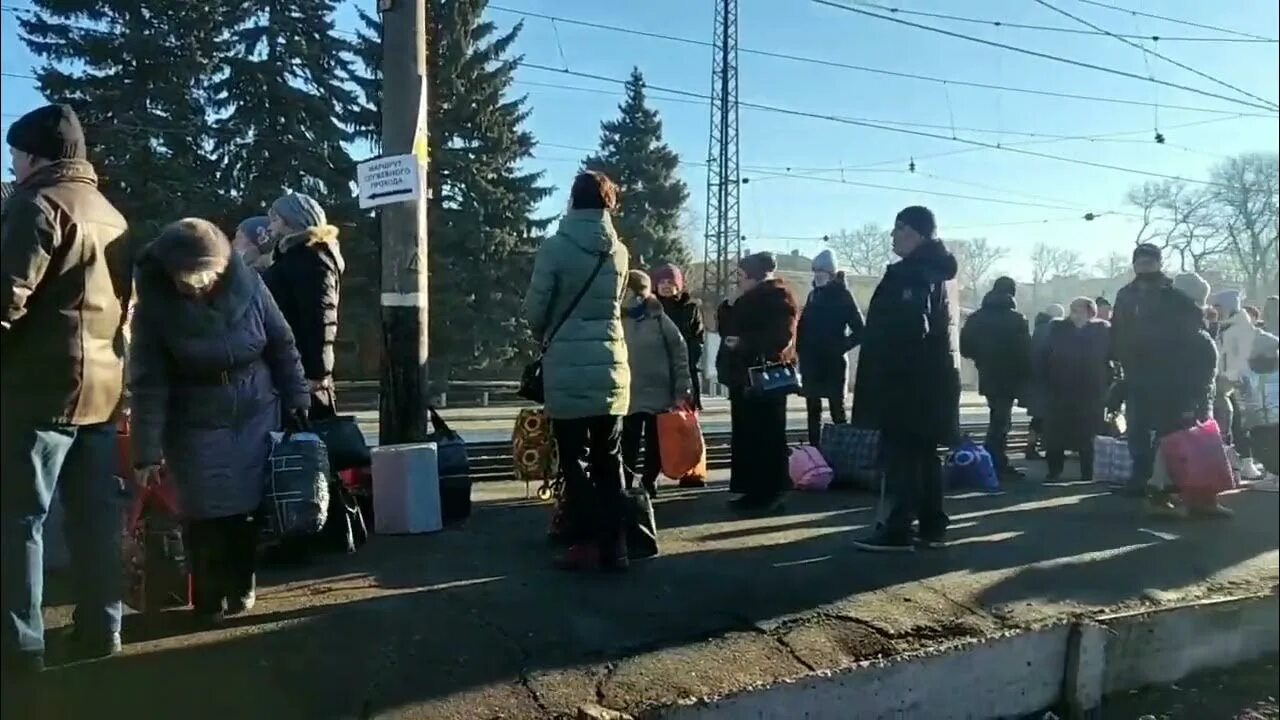 Электричка харцызск. Население харцызска 2013. жд вокзал харцызск. харцызск днр. харцызск население.