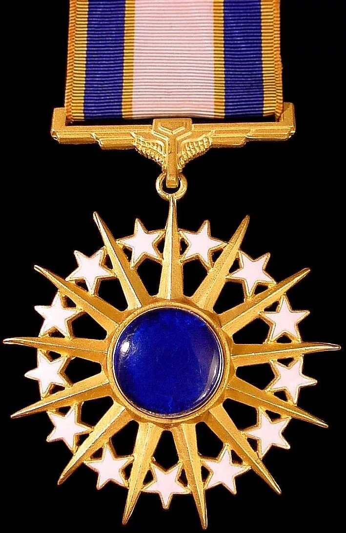 Какой самый высший орден. Air force distinguished service medal. американские ордена. высшие награды сша. американские ордена и медали.