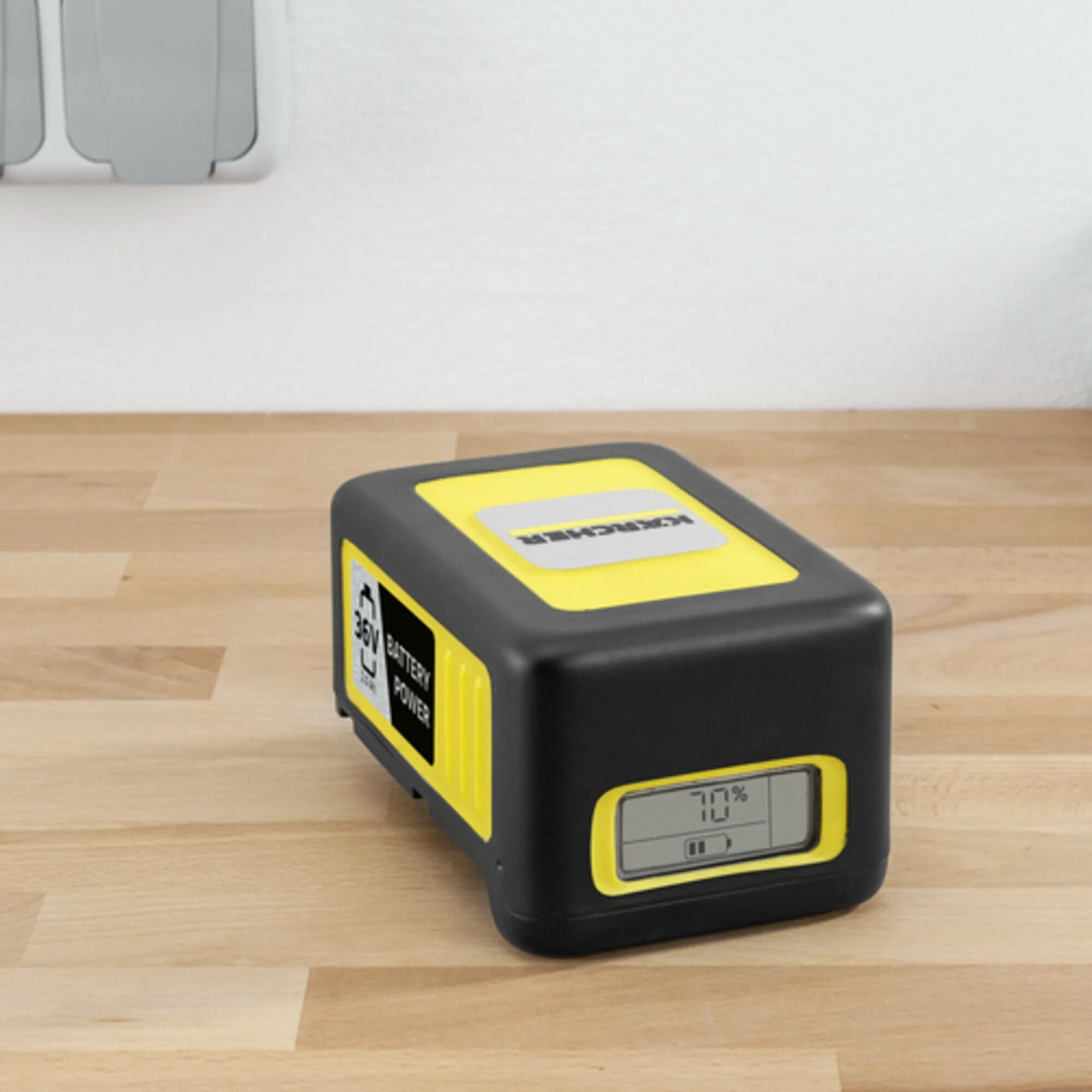 Karcher battery. Kärcher Battery Power 36 в. Аккумулятор Karcher 18v 5ah. Kärcher Battery Battery Power 36/25 аккумулятор. Аккумулятор Karcher 26331230.