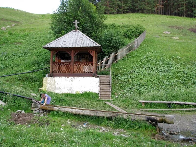 Родники башкирии. Сажелка Кага Святой источник. Святой источник Сажелка Башкортостан. Родник «Сажелка» в с. Кага. Кага Белорецкий район источник.