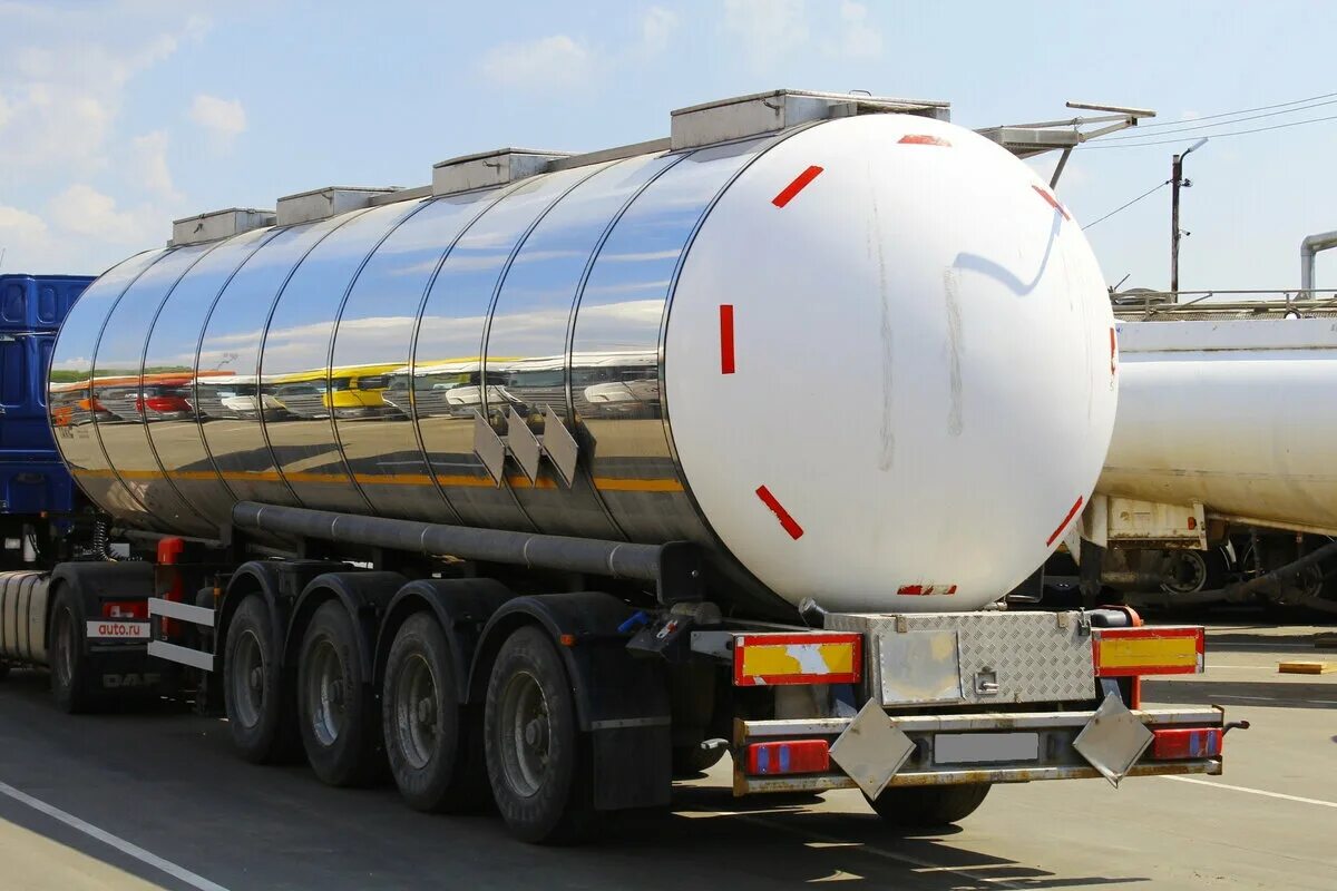 полуприцеп цистерна 877722. пищевая цистерна. полуприцеп burg. Gutewolf бортовой полуприцеп. Burg bpd 12-27dl прицеп.