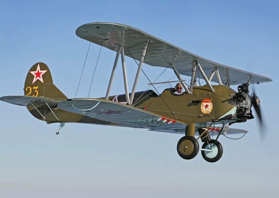 Самолет по 2 в полете. Поликарпов по-2. Самолёт у-2 поликарпова. Самолет биплан небесный тихоход. Поликарпов у-2.