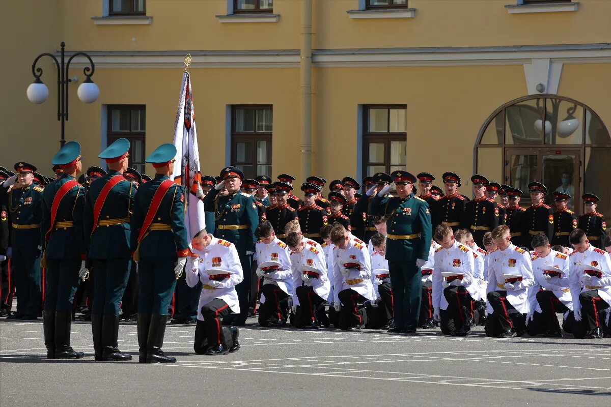 Санкт-Петербургское Суворовское военное училище. Выпуски Санкт-Петербургского Суворовского военного училища. Суворовцы СПБ СВУ. Суворовскоеиучилище Питер чыпуск 2003. Санкт сву