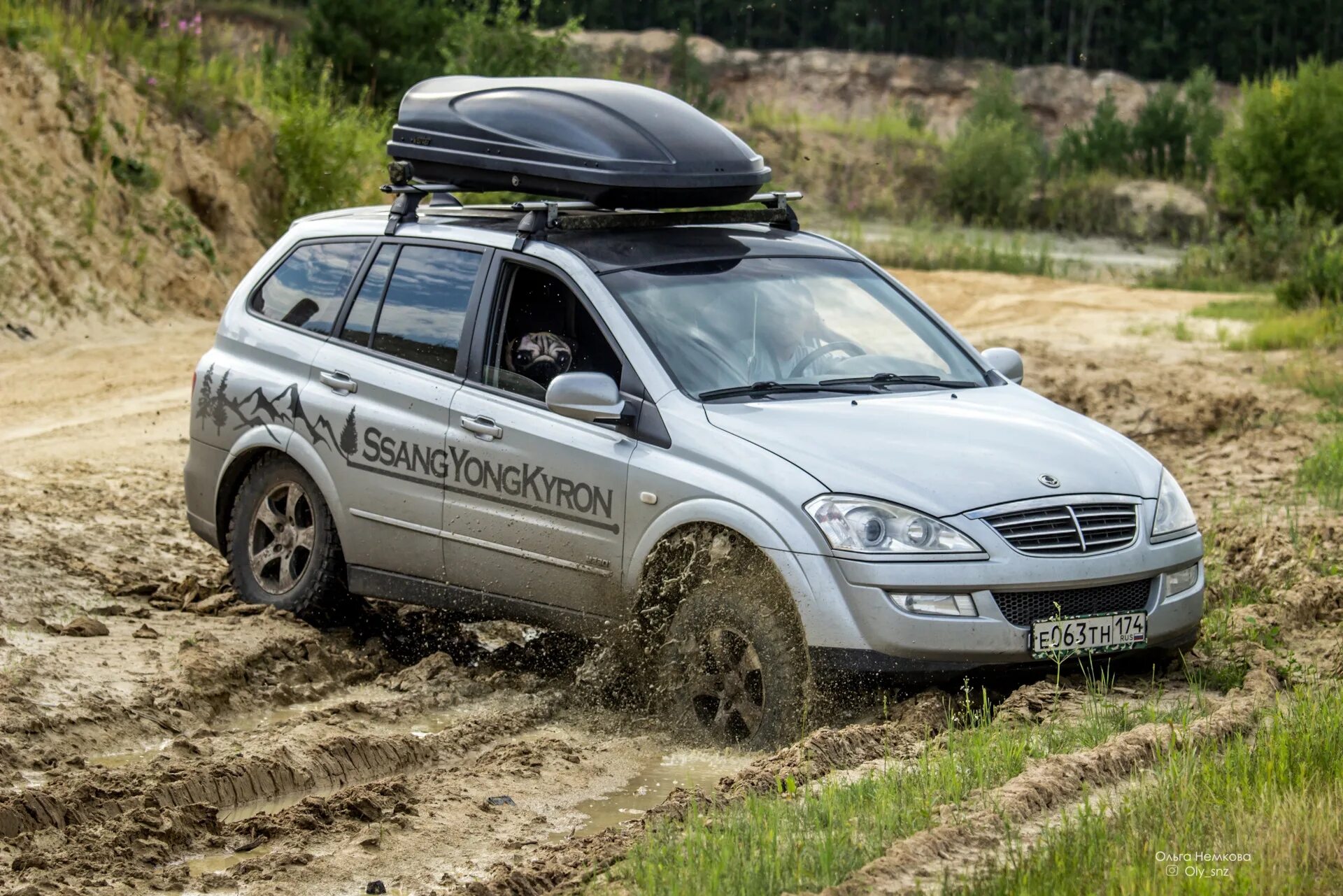 Как правильно кайрон. SSANGYONG Kyron 2.3. Санг енг Кайрон 2. Kyron 3.2. SSANGYONG Kyron оффроуд.