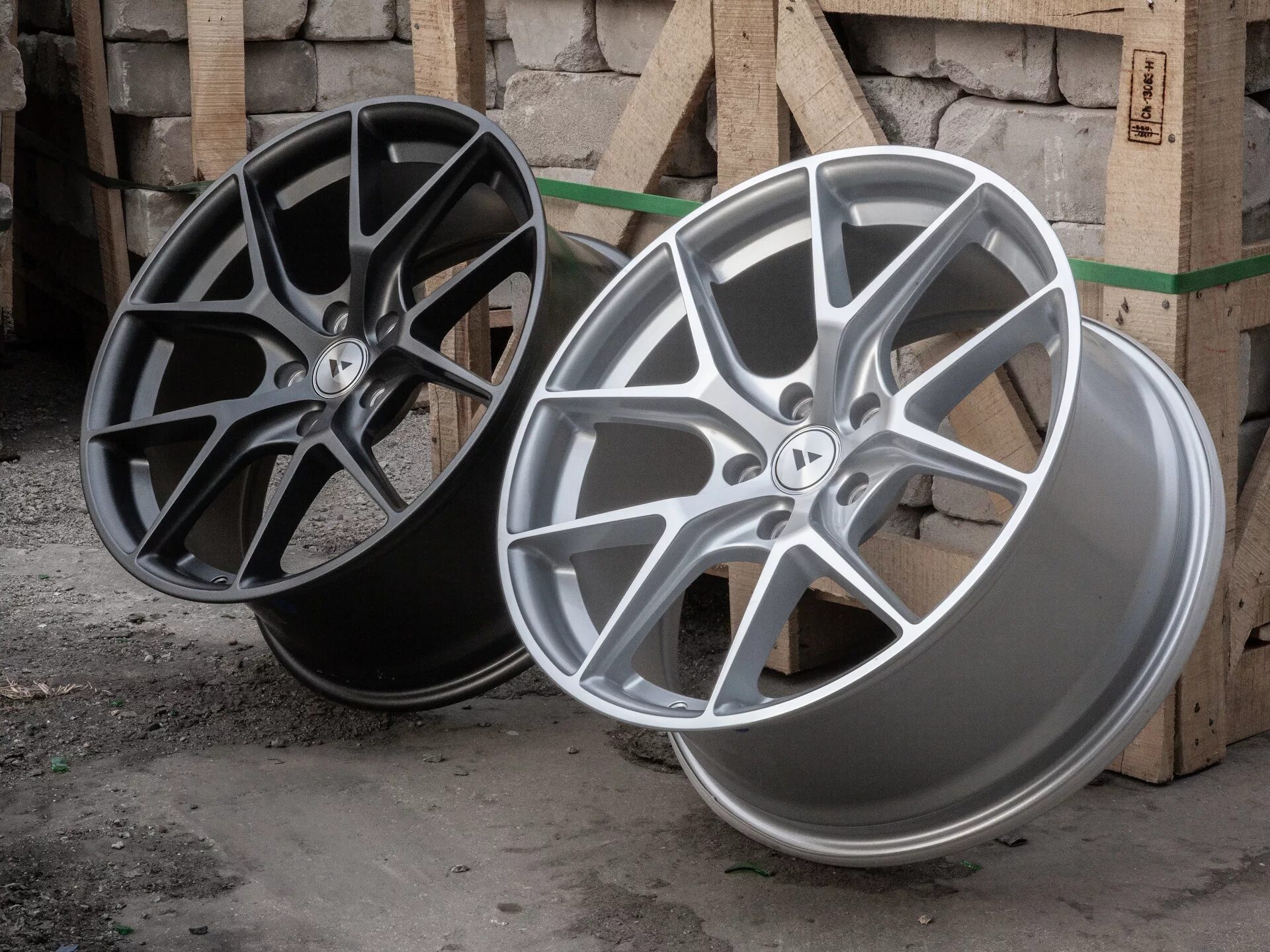 R17 5 114. Диски hre 505 r20. 505 Hre r18. Диски hre Performance 505. Диски r18 5x114.3 hre BBS.