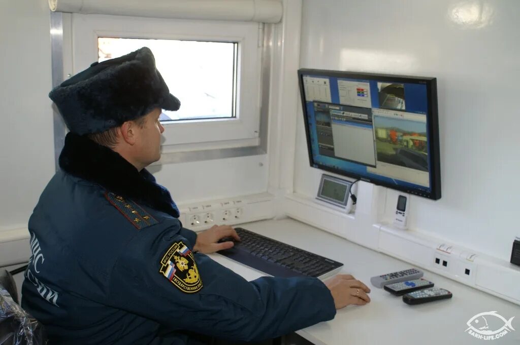 Еддс аппаратура оповещения. Предупредительный сигнал перед речевым сообщением. Автомобили оперативных служб. Пульт управления мчс. Служба информирования населения.