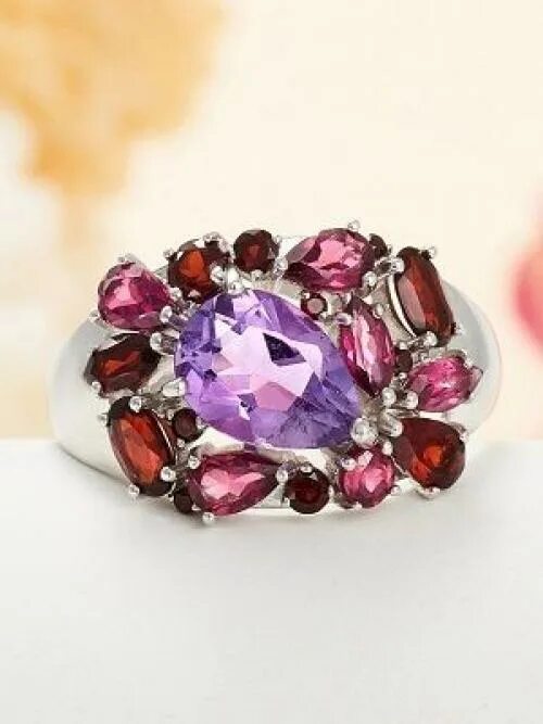 Камень гранат гранатовый браслет. Колье с камнем граната. Браслет из камня гранат. Колье красный гранат. Колье из граната.