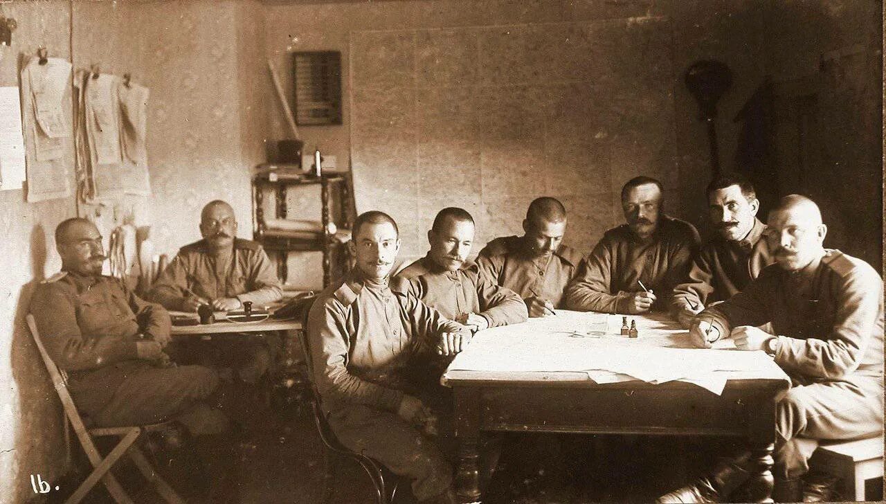 Писарь в штабе. Писарь в штабе