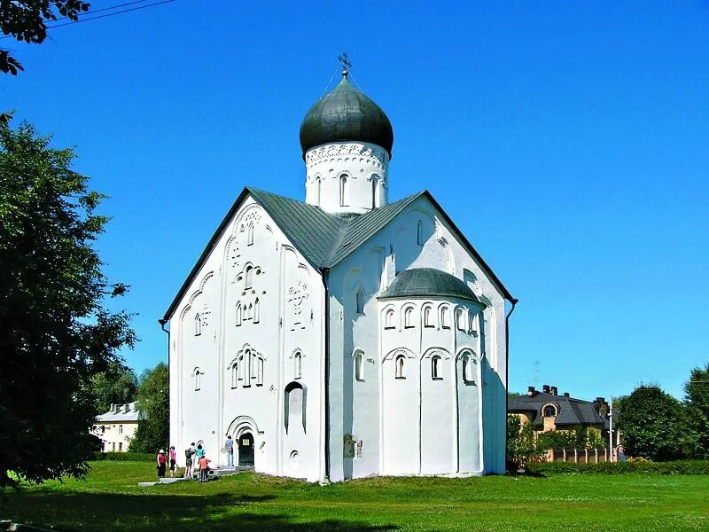 Церковь спаса на ильине улице в новгороде. Спасо-преображенский собор на ильине улице. Церковь спаса преображения на ильине улице фасад. Церковь спаса преображения великий новгород. 1374.