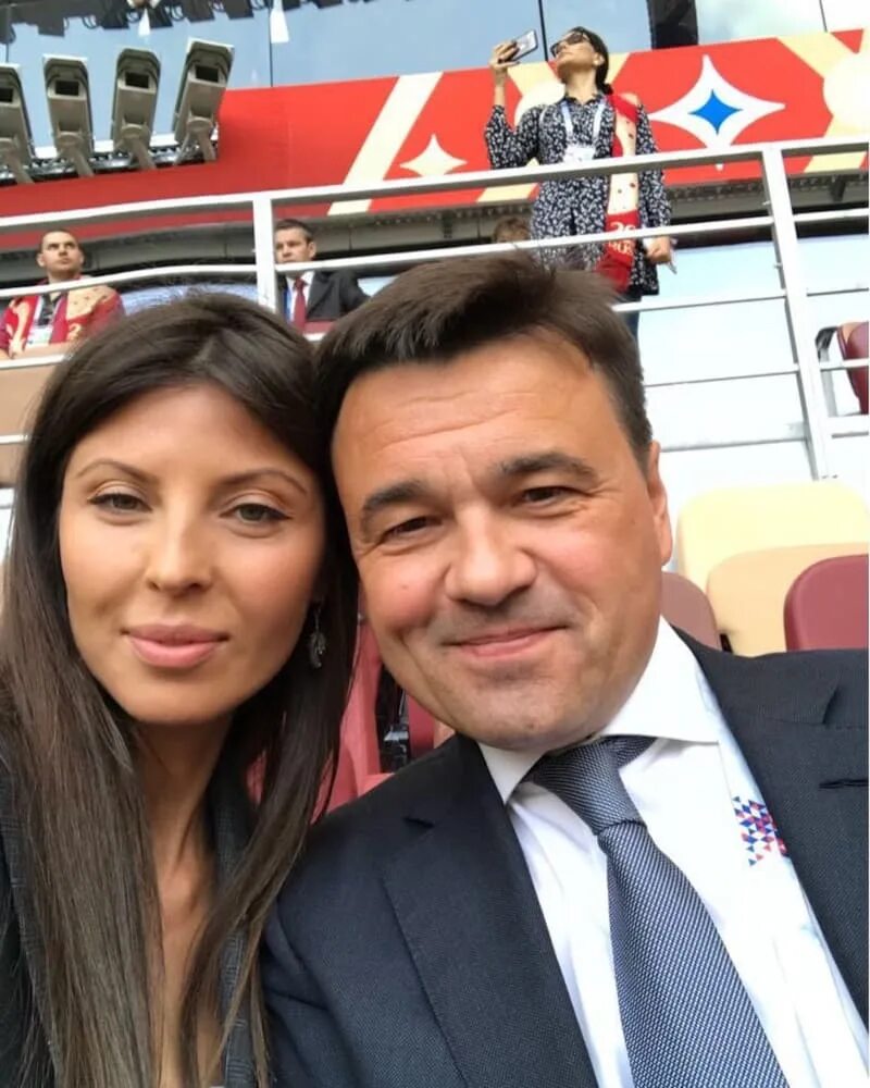 Андрей воробьёв губернатор жена маргарита. Андрей воробьев супруга. Андрей воробьев с женой. Екатерина юрьевна богдасарова. Воробьев губернатор жена.