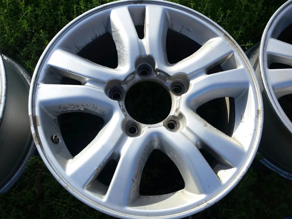 Литье оригинал toyota лэнд крузер 200. Колес land cruiser 200 ronal r18. Диски toyota land cruiser 200 r18 оригинал. Диск ленд крузер r18. Колеса для ленд крузер 200 r 17.