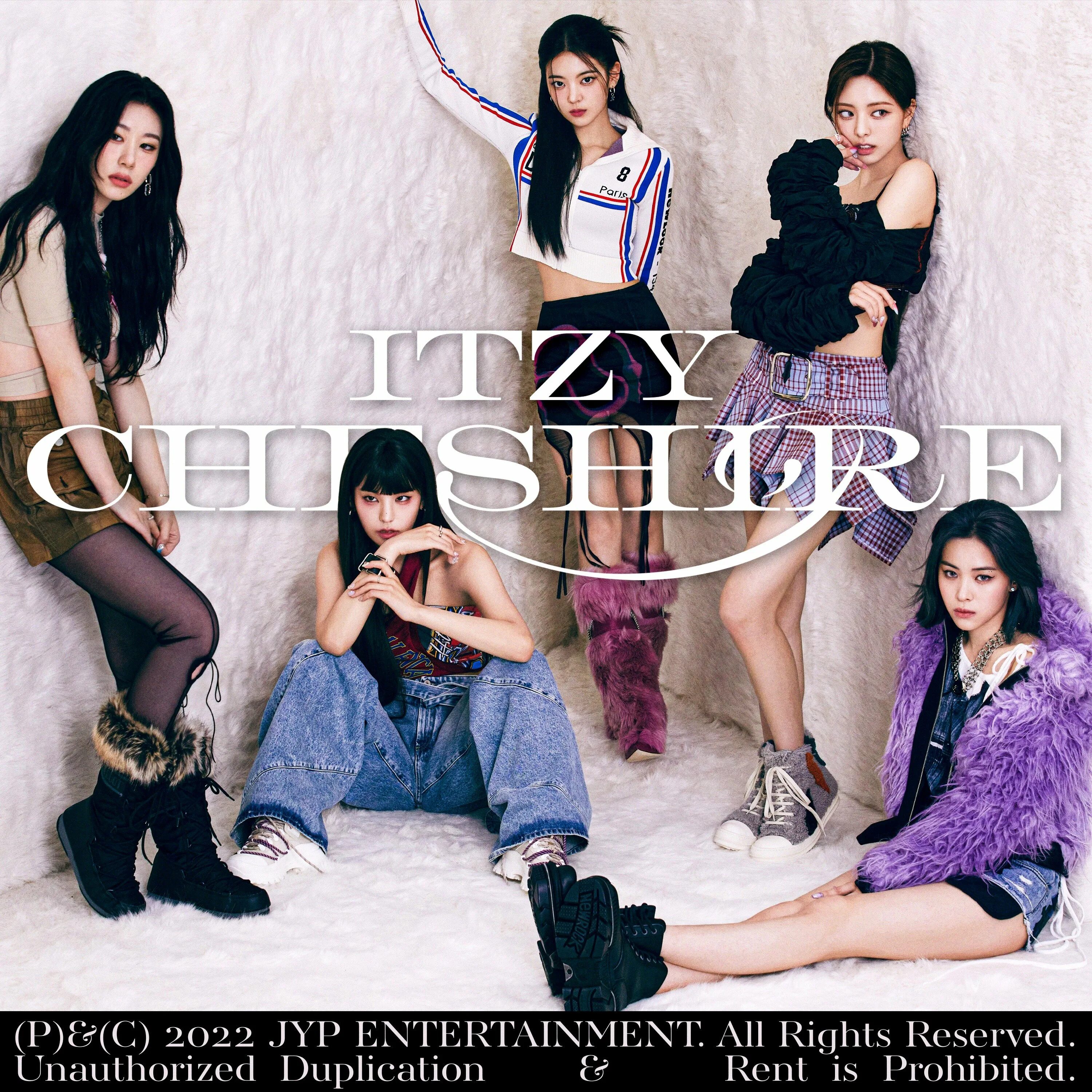 Itzy boy. Рюджин itzy. cheshire itzy обложка. itzy обложка альбома. cheshire itzy альбом.