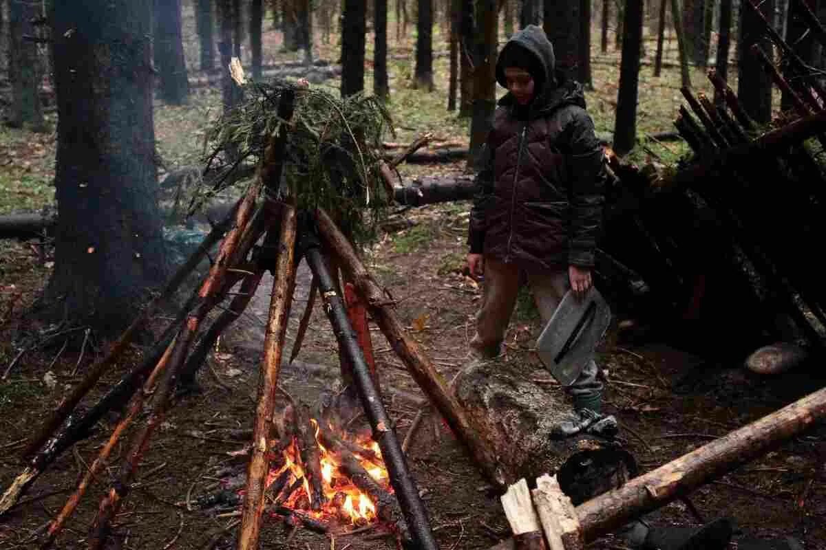 Школа выживания в лесу. Человек выживший в лесу