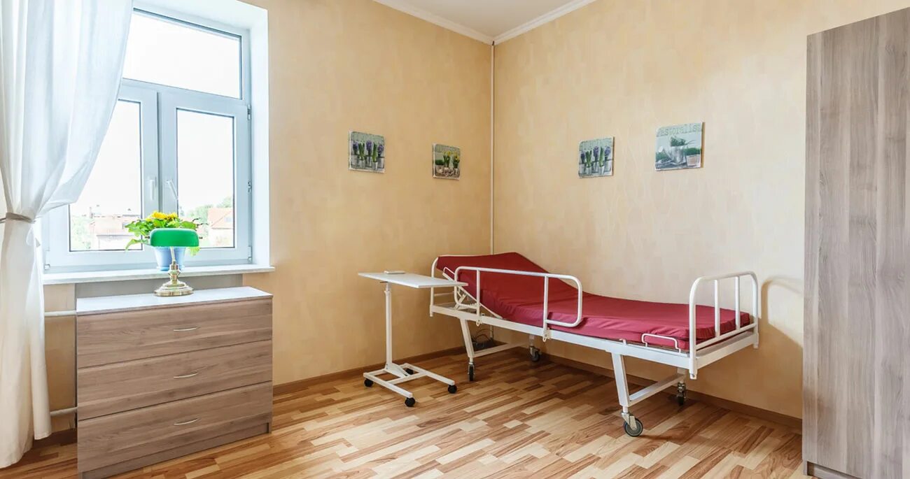 Дом престарелых комната. Комната в пансионате для престарелых. комната в доме престарелых. пансионат для пожилых. пансионат для инвалидов.