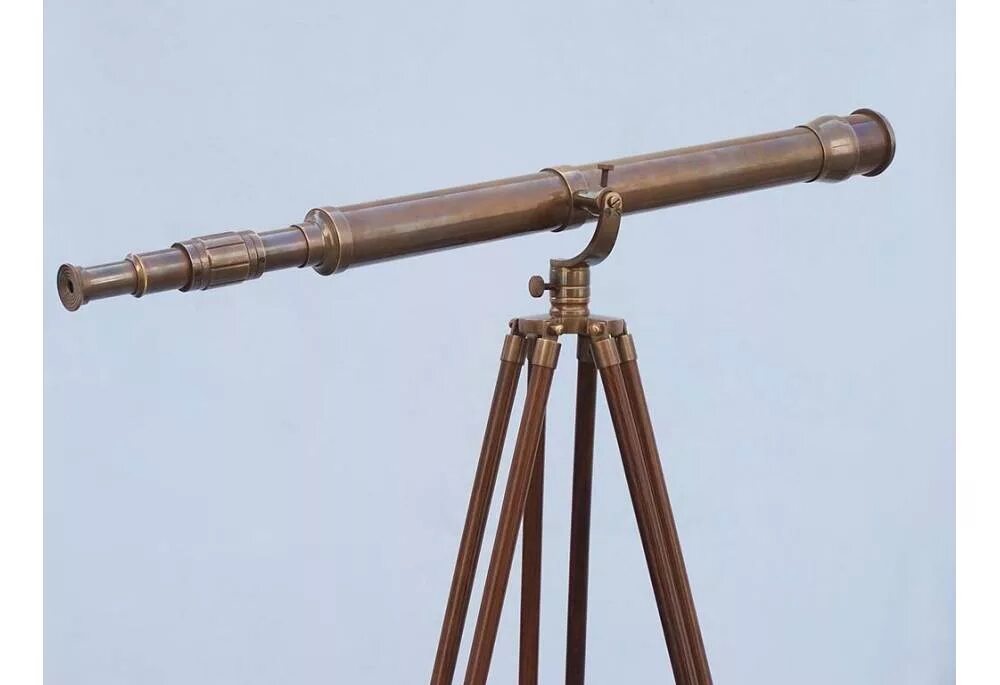 Кто 1 использовал телескоп. Галилео Галилей первый телескоп. Телескоп подзорная трубув России 17 века. Телескоп Ньютона 19 век. Подзорная труба и телескоп 17 века.