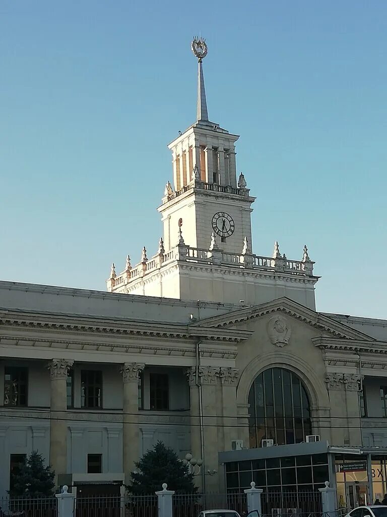 Автовокзал краснодар привокзальная. Краснодар-1 (Центральный автовокзал). Автовокзал и Привокзальная площадь Краснодар. Вокзал Краснодар 1 автовокзал. Привокзальная площадь 5 Краснодар автовокзал.