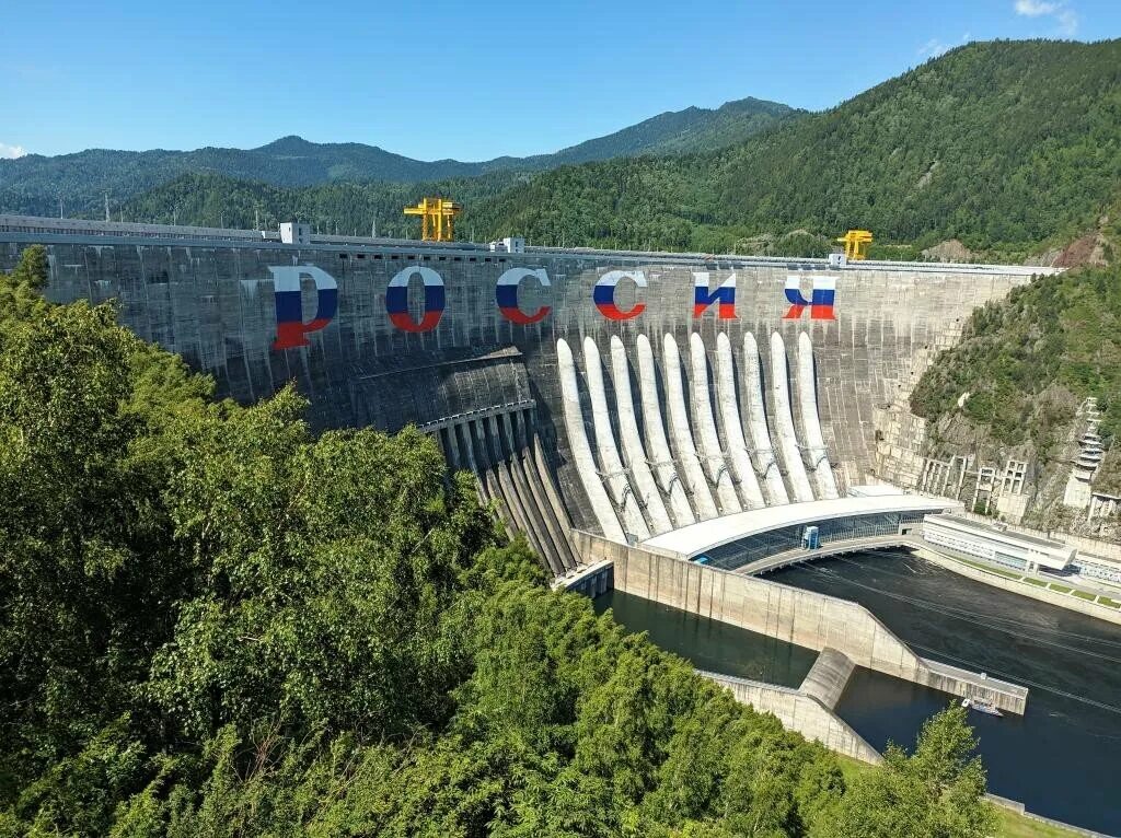 Саяно-шушенская гэс. Дамба саяно-шушенской гэс. Плотина саяно-шушенской гэс. Гэс республики хакасия. Саяно-шушенская гэс хакасия.