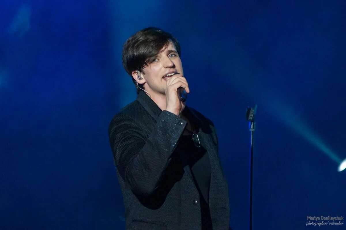 Колдун под. Мерлин колдун. Уже колдун под облаками. Колдун под. Колдун под.