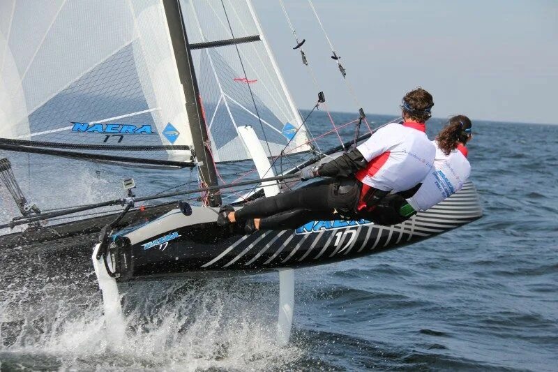 Регата для подложки. Мальтийский сокол яхта. Парусник в море. Radiance яхта парусная. Statement the 50 catamaran.