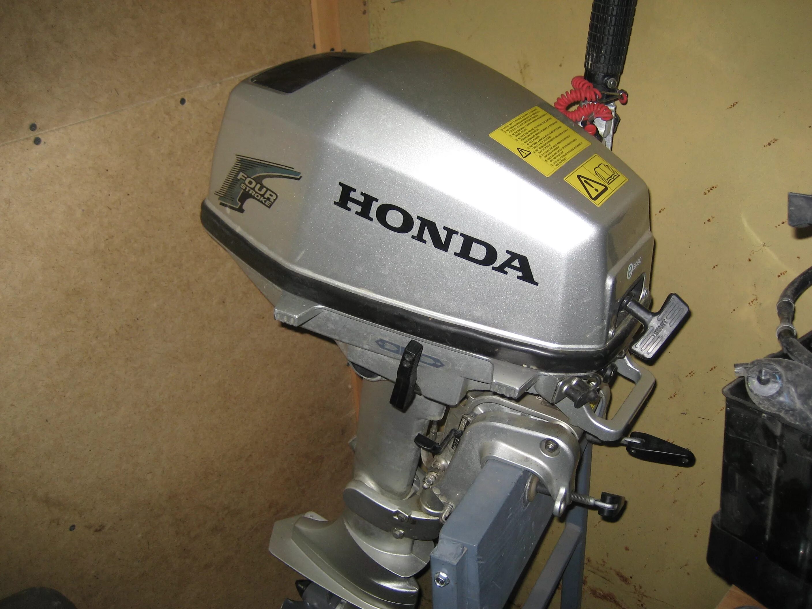 Лодочный мотор Honda 5. Лодочный мотор Хонда 5. Honda bf5. Хонда мотор 5.5. Авито пвх с мотором бу