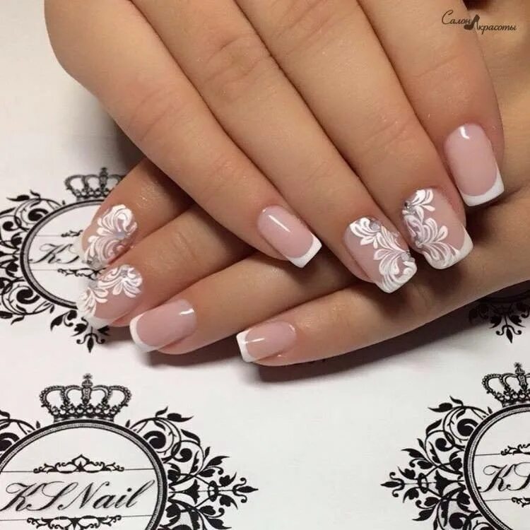 Красивый французский маникюр. Нежный френч с дизайном. Красивые ногти. Нежный френч с дизайном. Красивый френч.