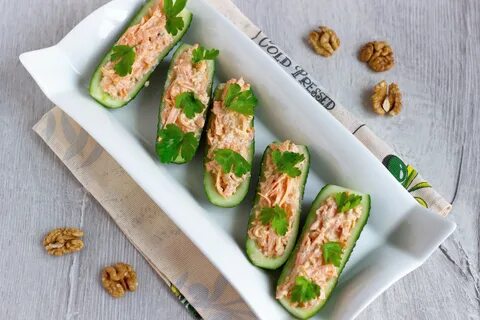 Огурец фаршированный сыром