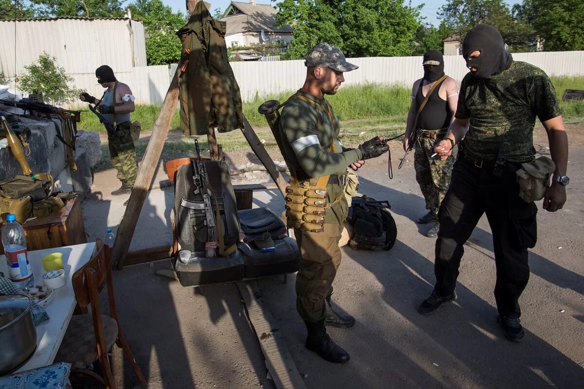 Новости украины сегодня хроника боевых действий. Ополчение Донбасса Славянск 2014. Оборона Славянска 2014 ополчение.