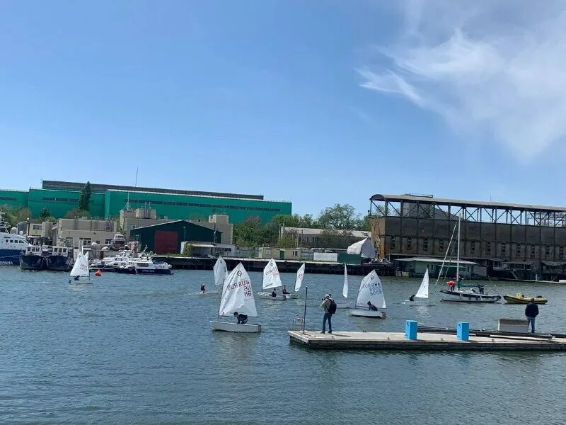 Причал 5 нижний новгород. Пятый причал. Причал логотип. Лобское 5 причал. 5 причал таганрог.